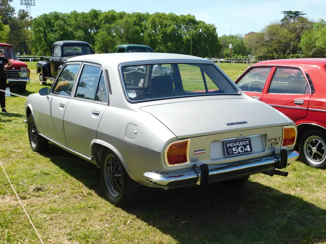Mira esta publicación de Peugeot 504 1981 en Motordil