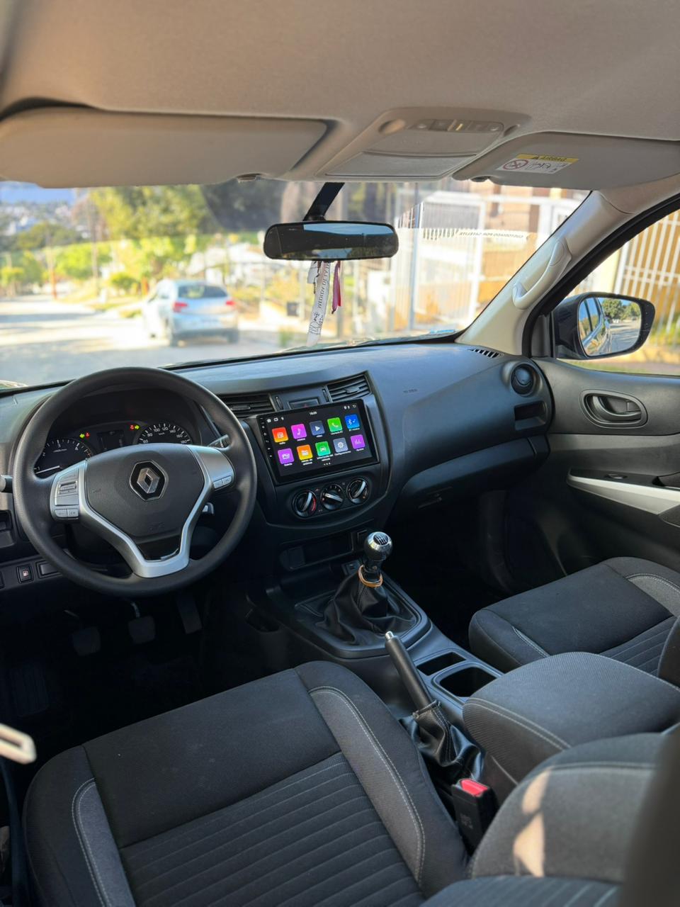 Mira esta publicación de Renault Alaskan 2021 en Motordil