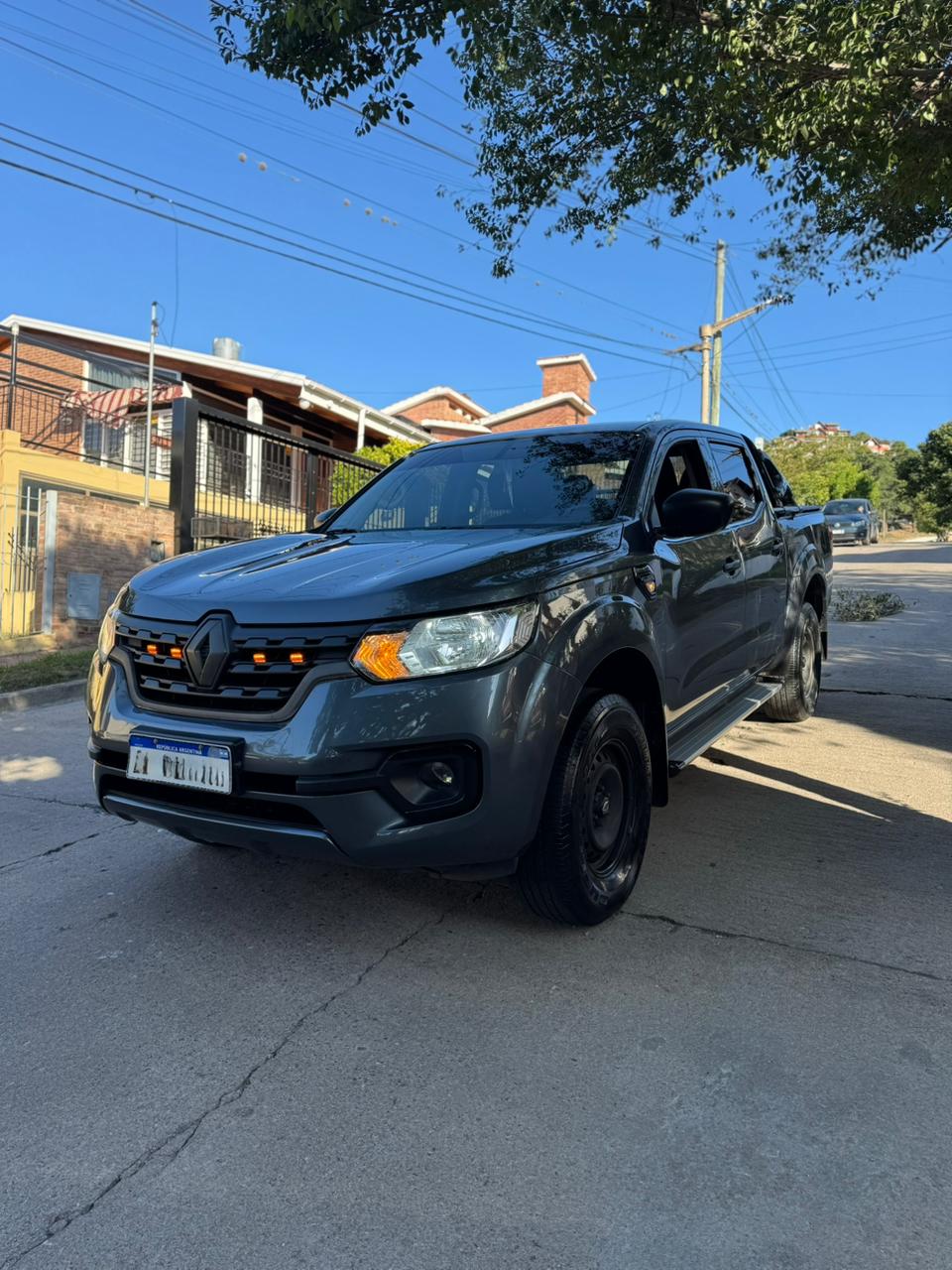 Mira esta publicación de Renault Alaskan 2021 en Motordil