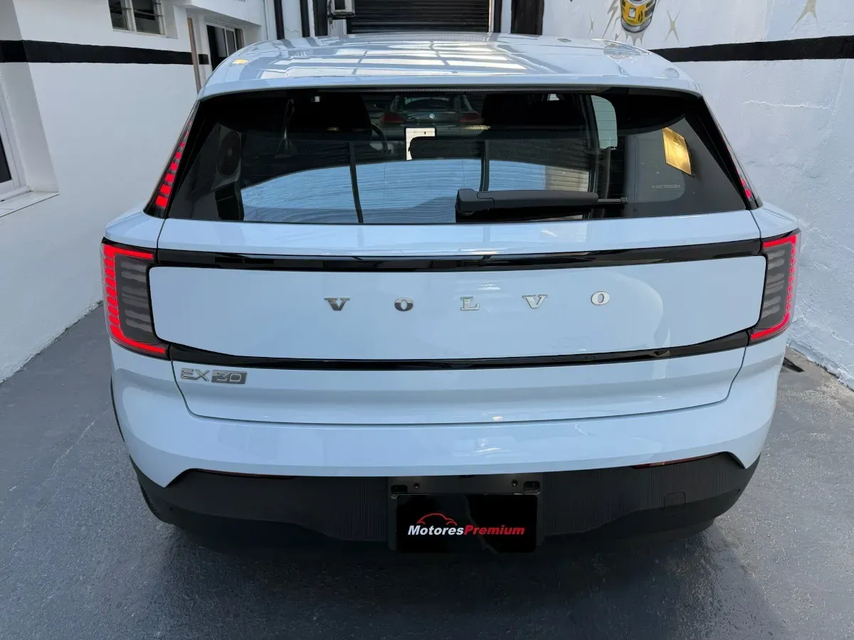 Mira esta publicación de Volvo Ex 30 2025 en Motordil