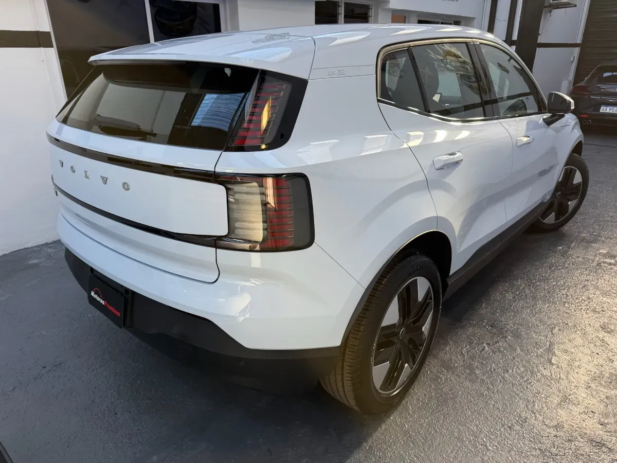 Mira esta publicación de Volvo Ex 30 2025 en Motordil