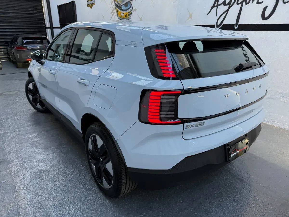Mira esta publicación de Volvo Ex 30 2025 en Motordil
