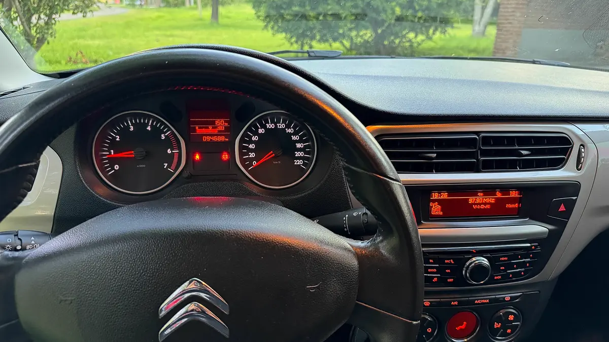 Mira esta publicación de Citroen C Elysee 2017 en Motordil