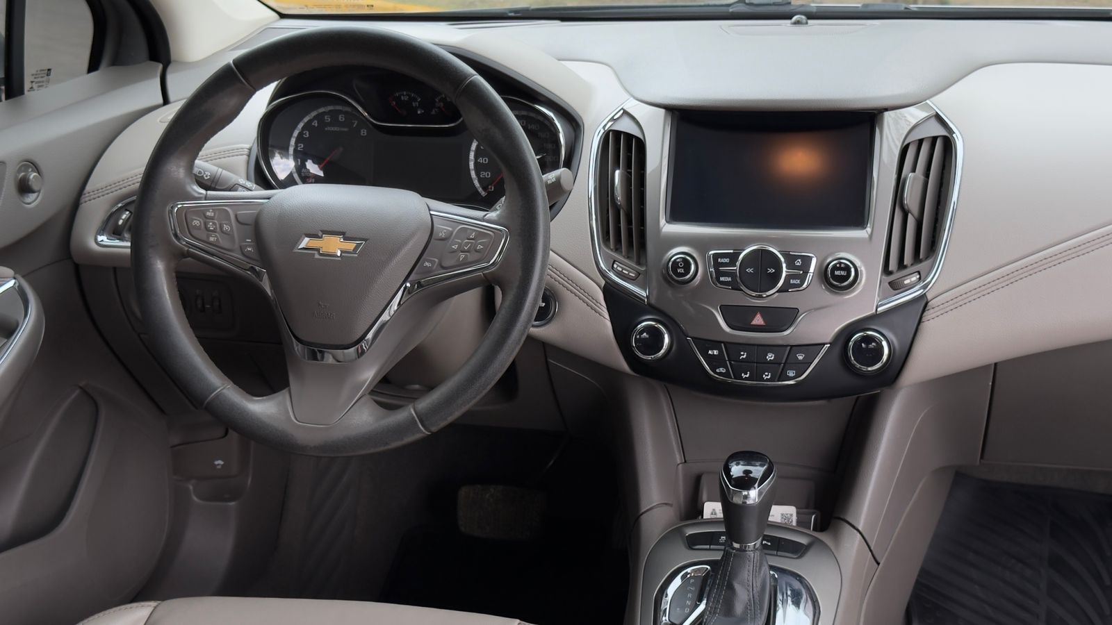 Mira esta publicación de Chevrolet Cruze 2017 en Motordil