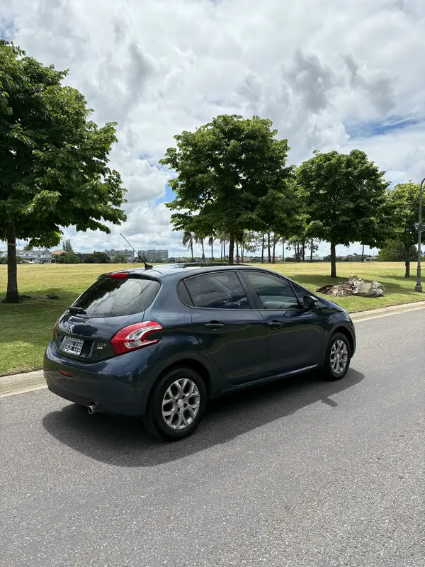 Mira esta publicación de Peugeot 208 2015 en Motordil