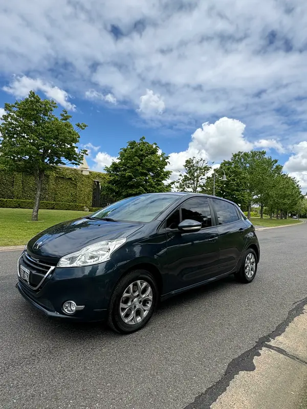 Mira esta publicación de Peugeot 208 2015 en Motordil