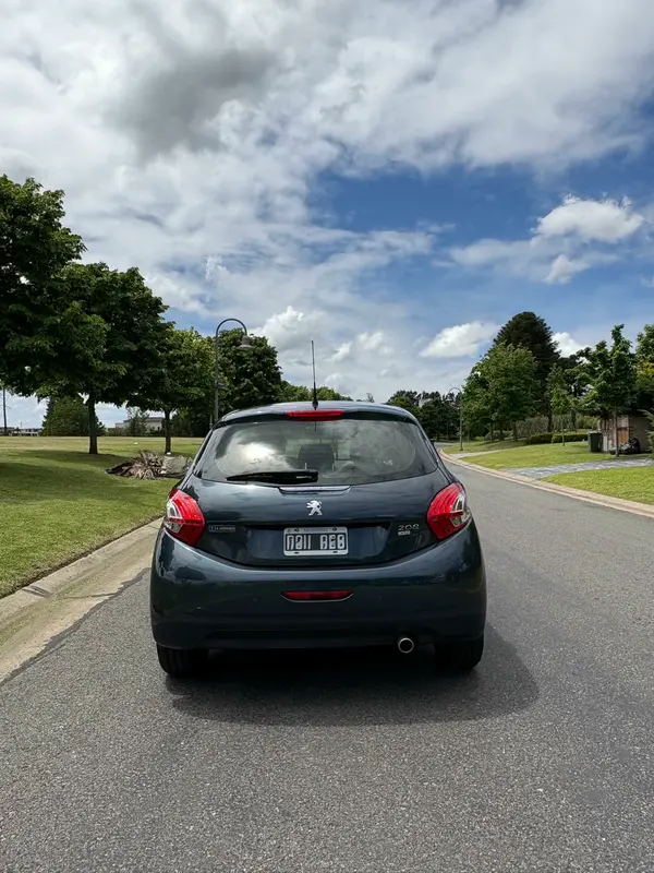 Mira esta publicación de Peugeot 208 2015 en Motordil