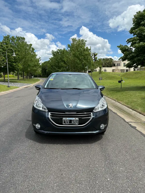Mira esta publicación de Peugeot 208 2015 en Motordil