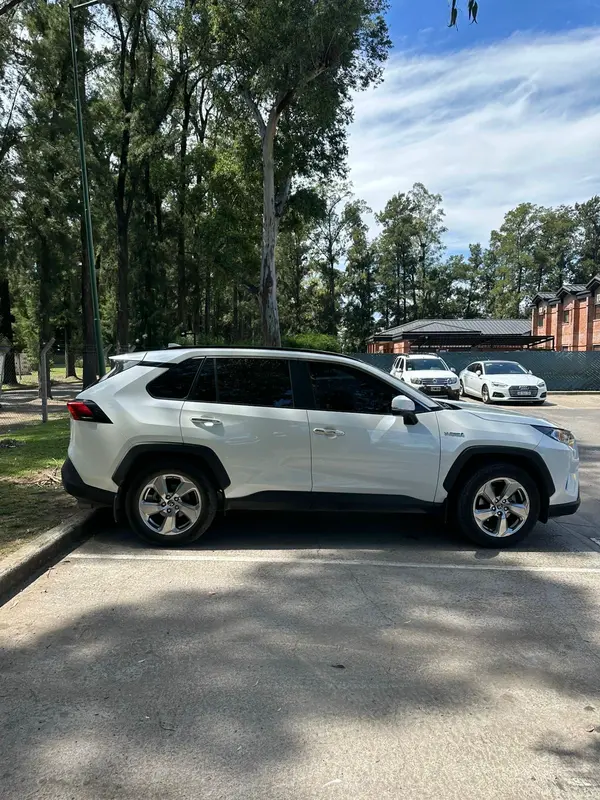 Mira esta publicación de Toyota RAV4 2019 en Motordil