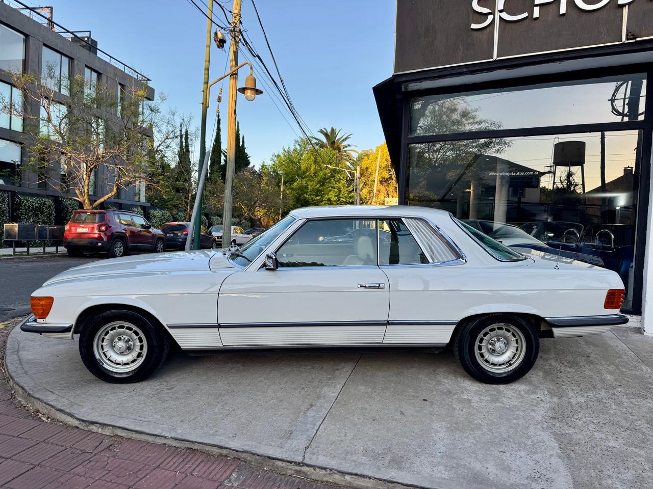 Mira esta publicación de Mercedes Benz 280 SLC 1980 en Motordil