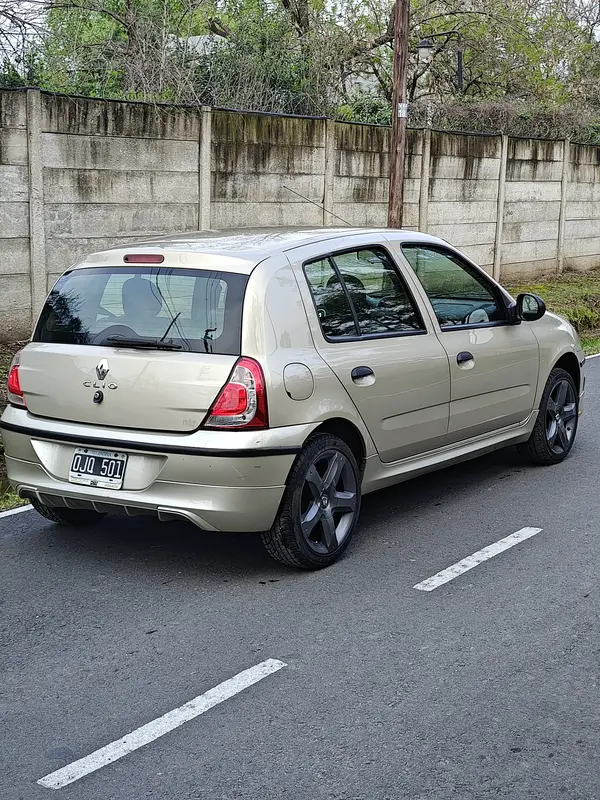 Mira esta publicación de Renault Clio Mio 2014 en Motordil