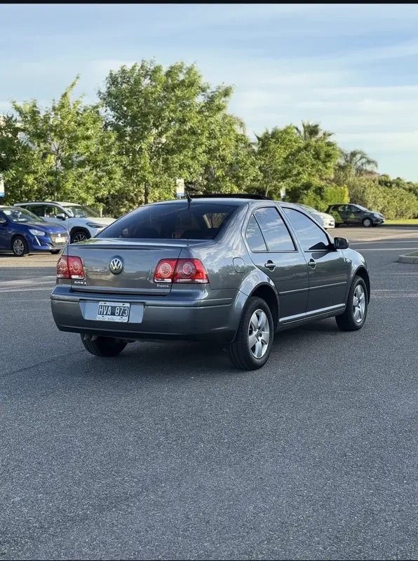 Mira esta publicación de Volkswagen Bora 2009 en Motordil