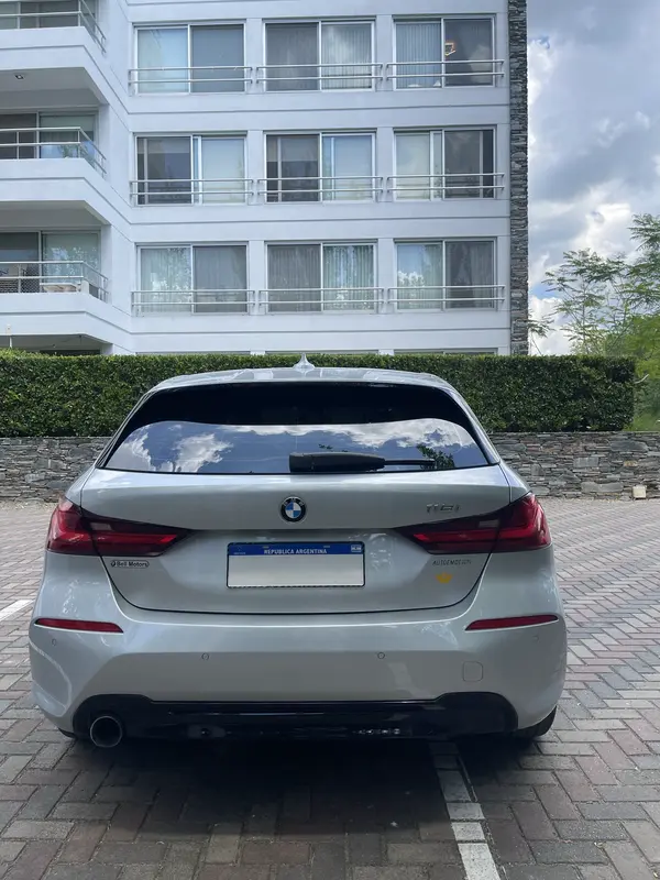Mira esta publicación de BMW Serie 1 2021 en Motordil