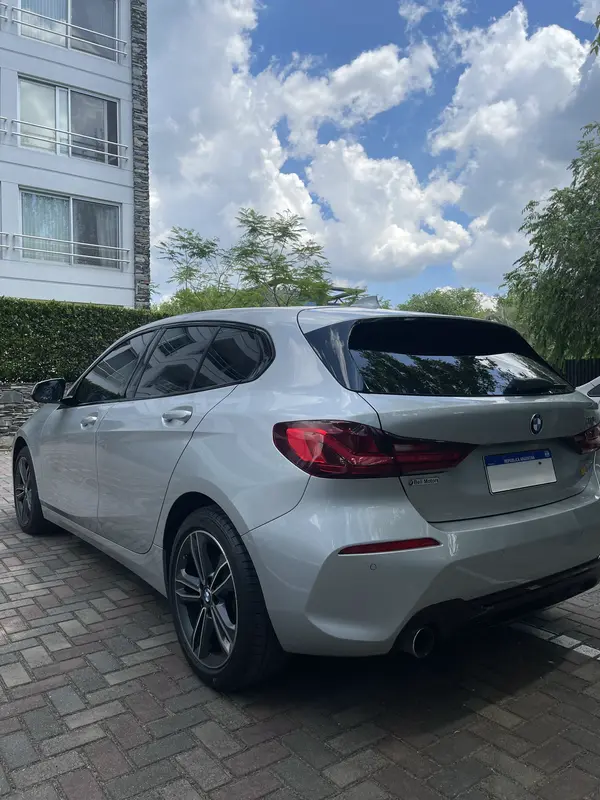 Mira esta publicación de BMW Serie 1 2021 en Motordil