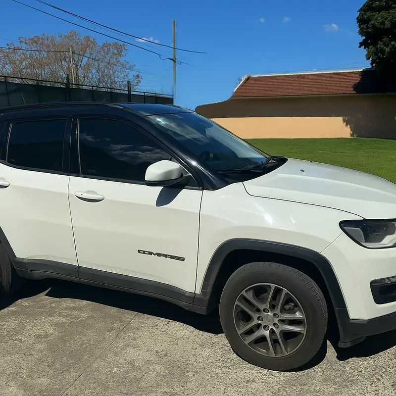 Mira esta publicación de Jeep Compass 2021 en Motordil