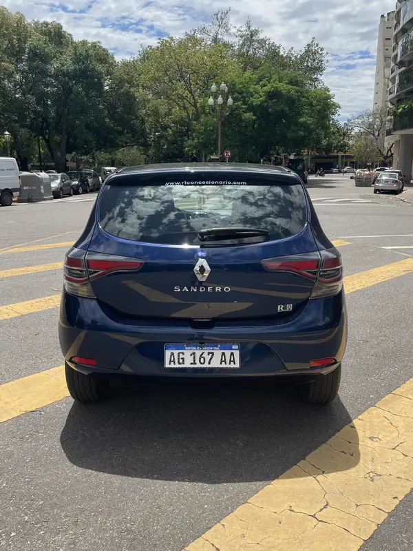 Mira esta publicación de Renault Sandero 2023 en Motordil