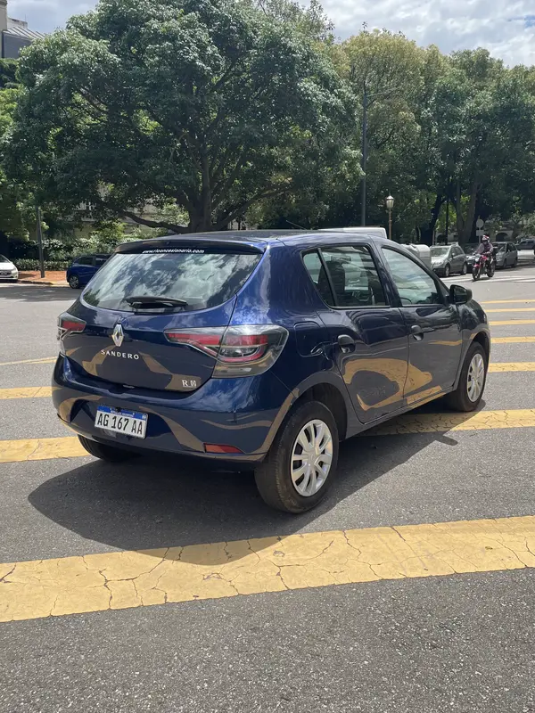 Mira esta publicación de Renault Sandero 2023 en Motordil