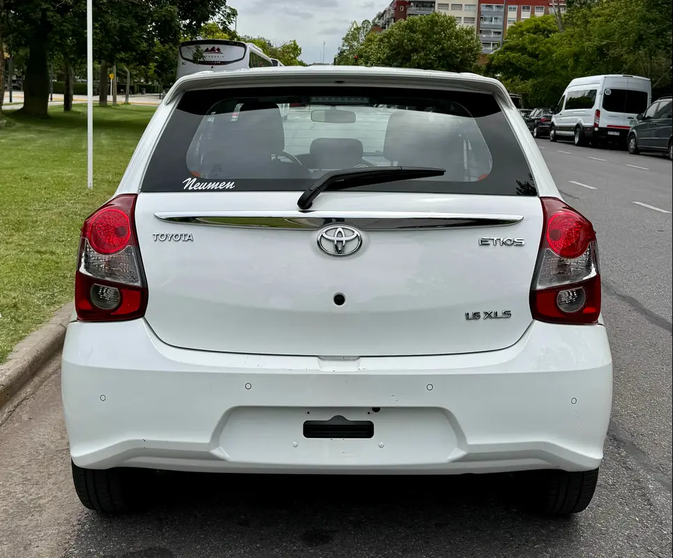 Mira esta publicación de Toyota Etios 2023 en Motordil