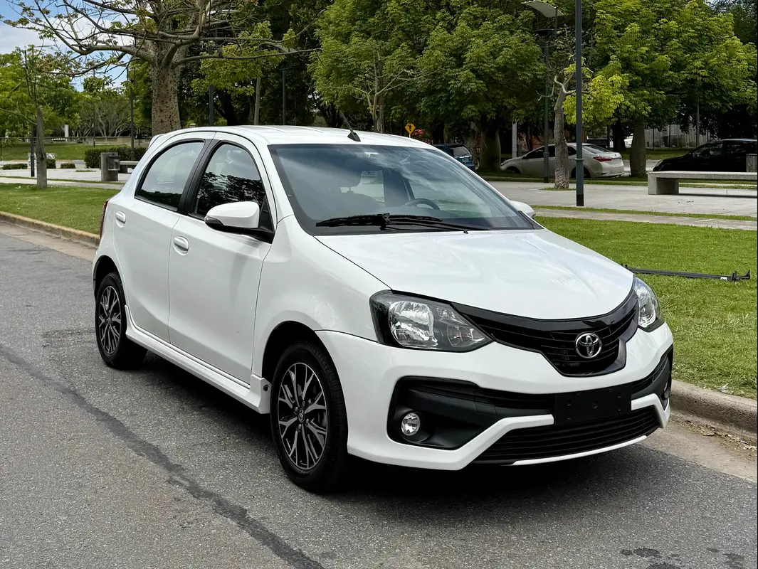 Mira esta publicación de Toyota Etios 2023 en Motordil