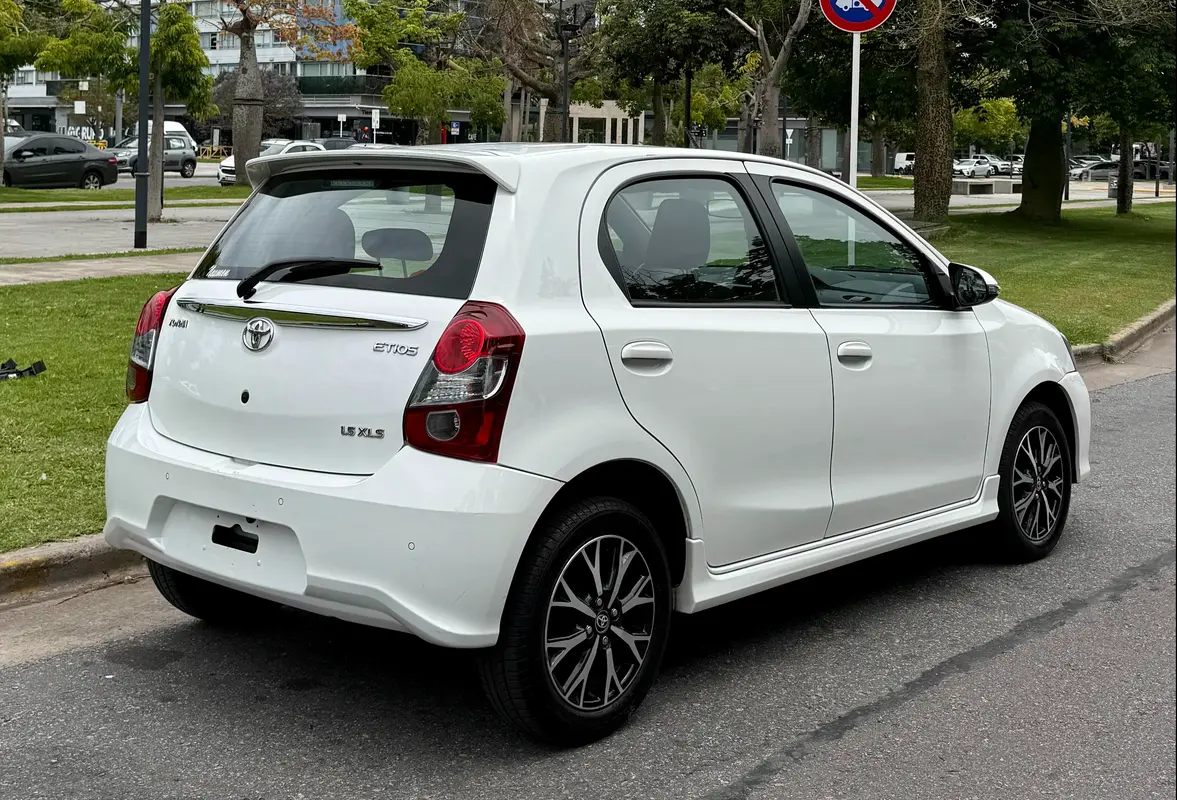Mira esta publicación de Toyota Etios 2023 en Motordil