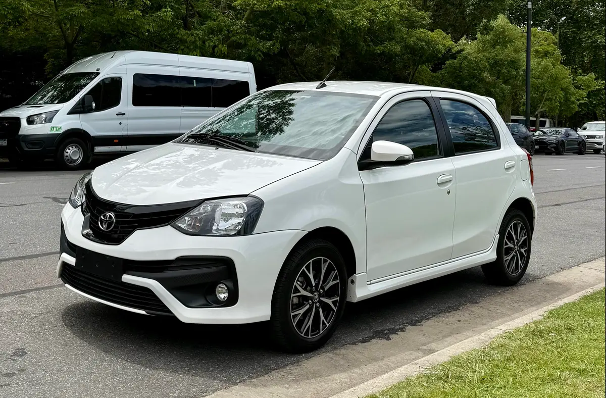 Mira esta publicación de Toyota Etios 2023 en Motordil