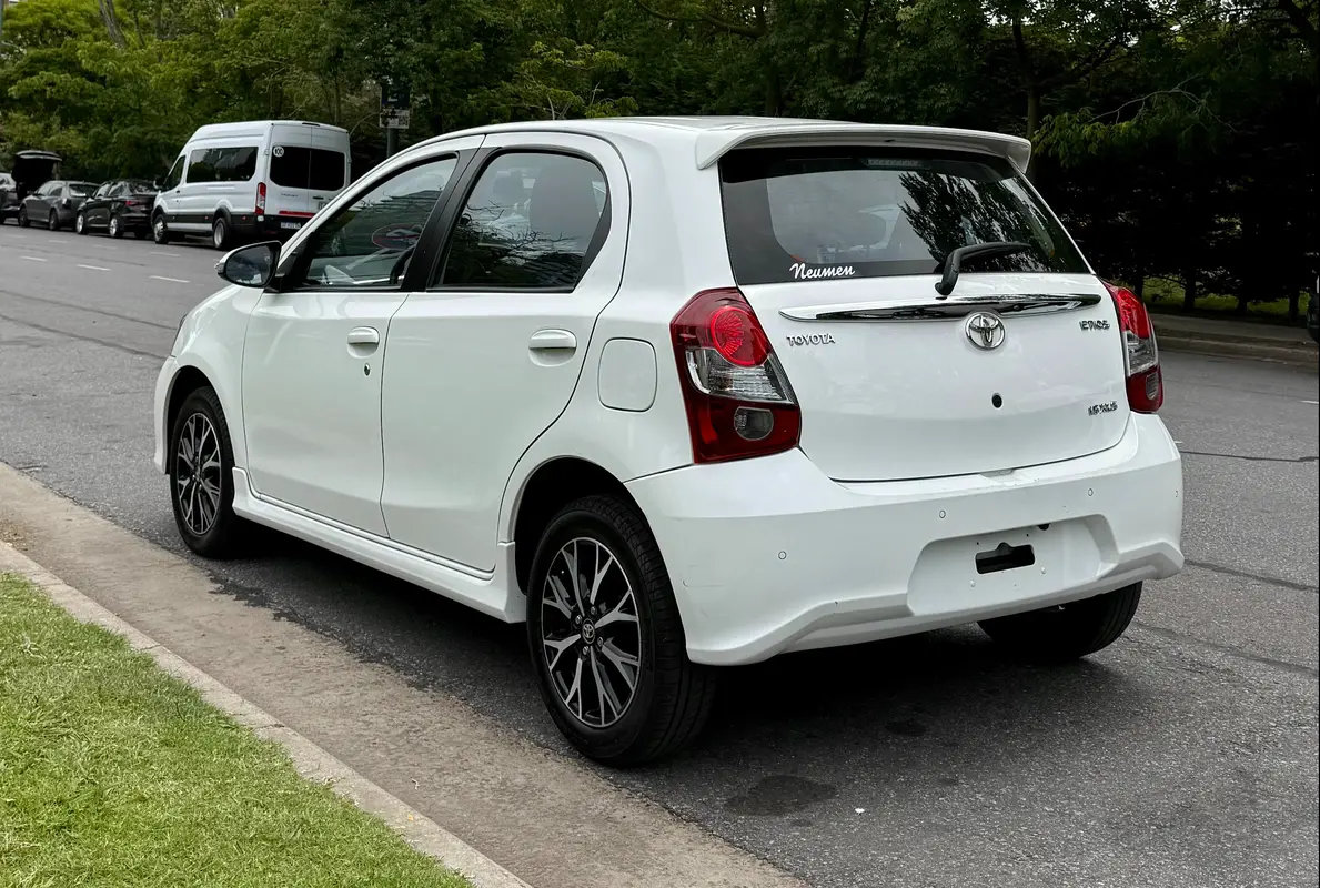 Mira esta publicación de Toyota Etios 2023 en Motordil