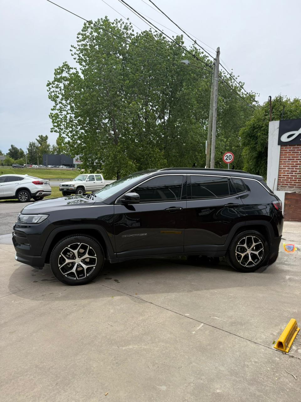 Mira esta publicación de Jeep Compass 2024 en Motordil