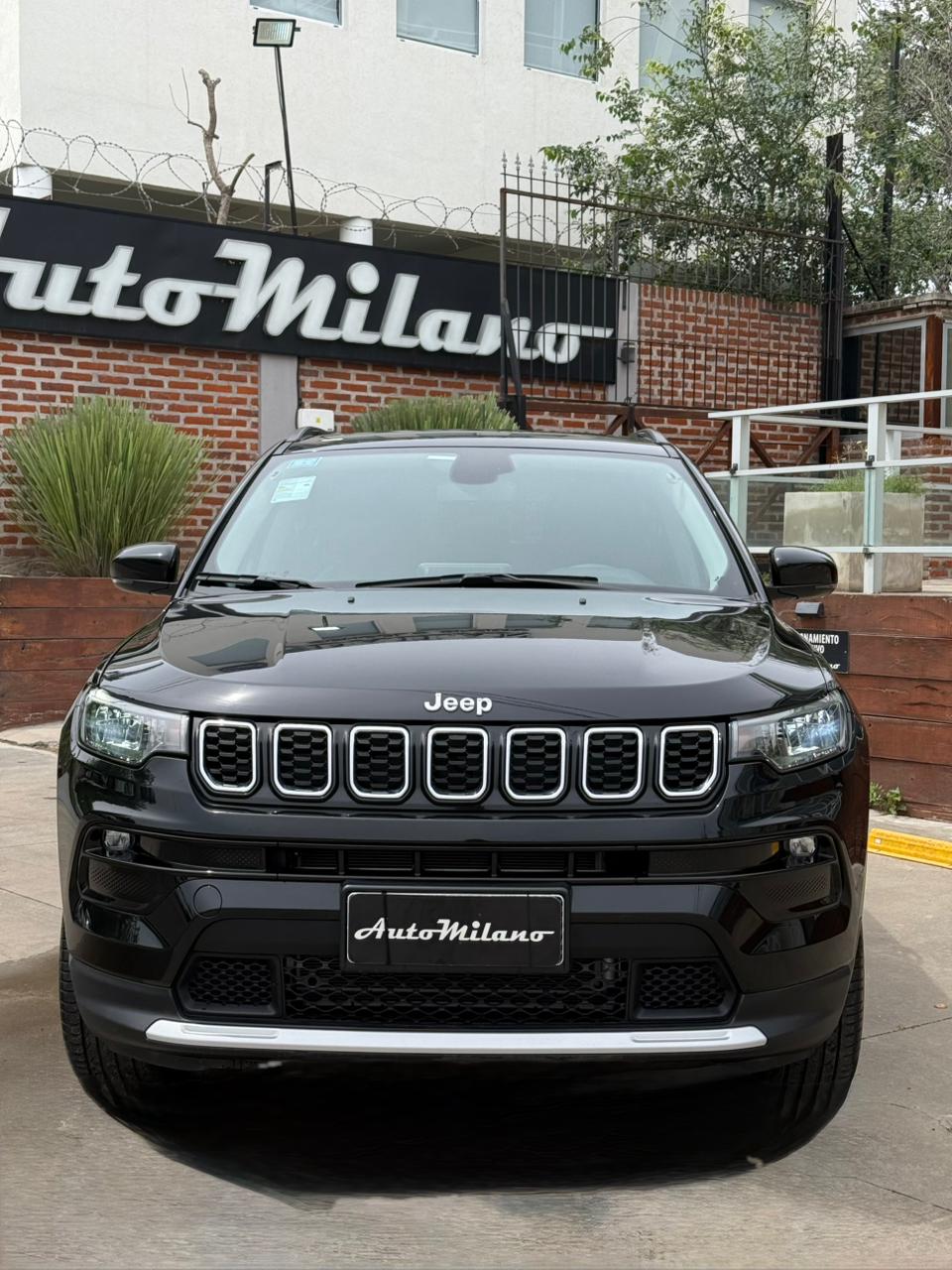 Mira esta publicación de Jeep Compass 2024 en Motordil