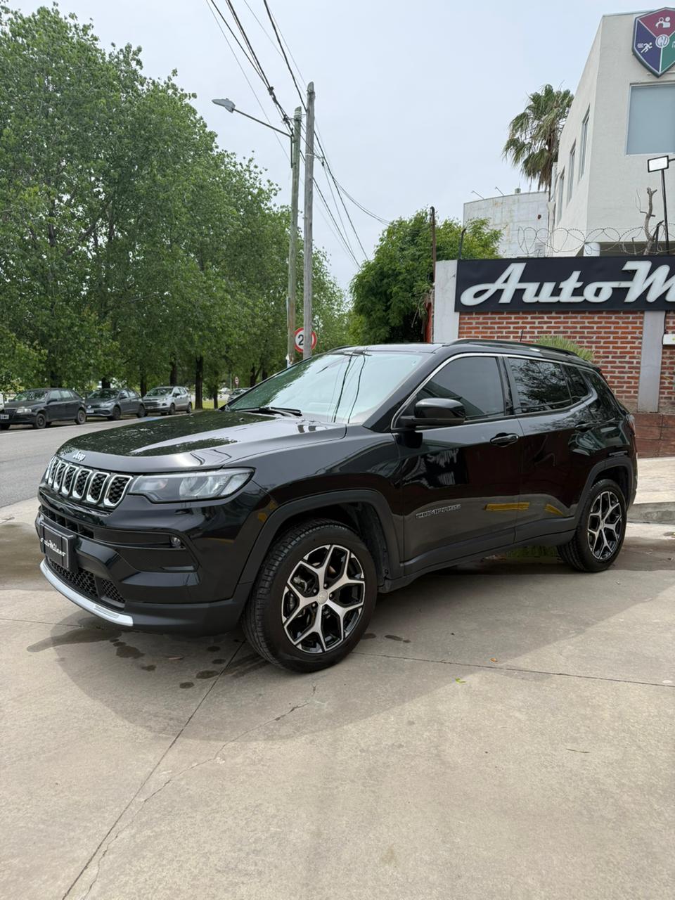 Mira esta publicación de Jeep Compass 2024 en Motordil