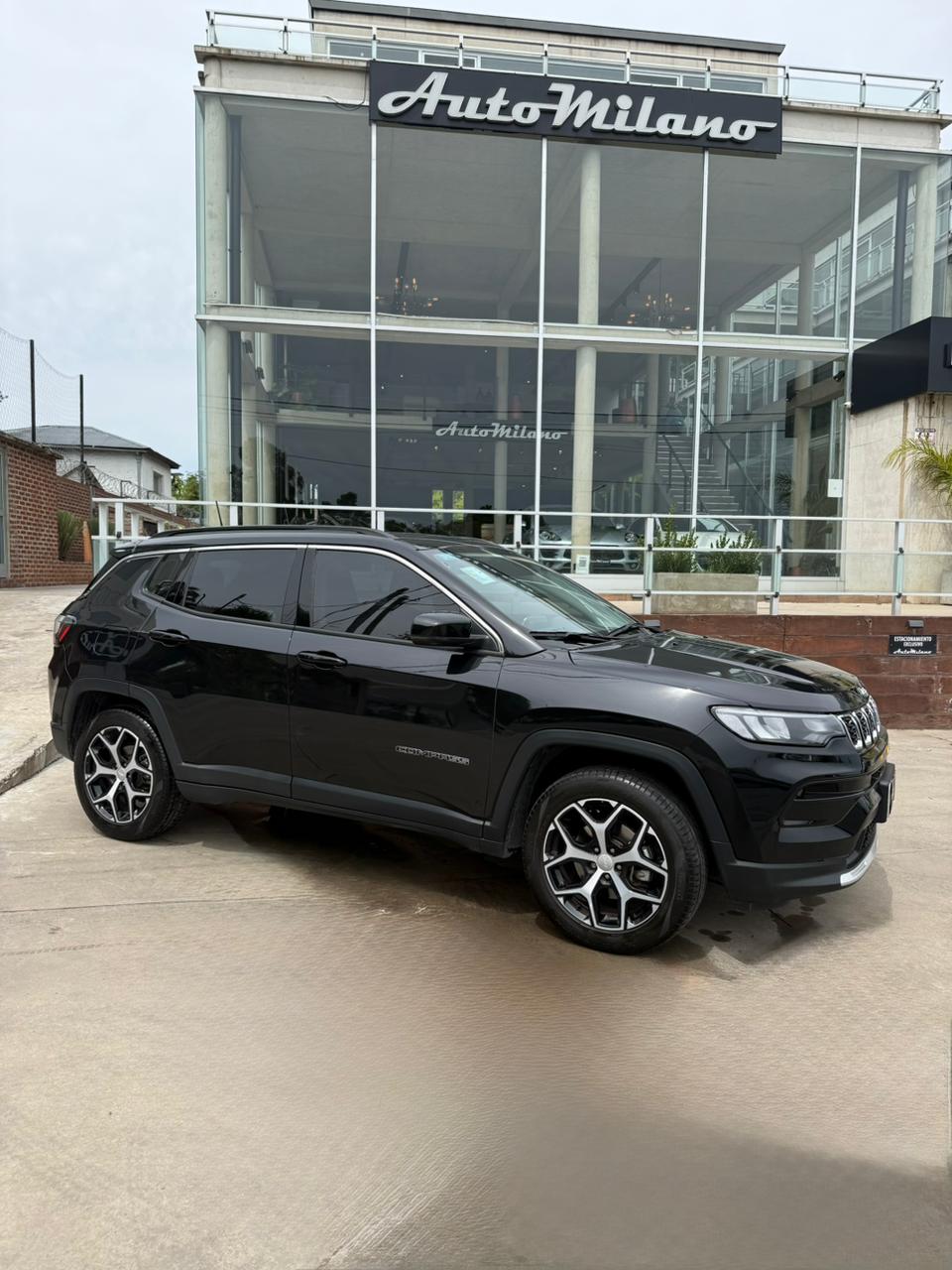 Mira esta publicación de Jeep Compass 2024 en Motordil