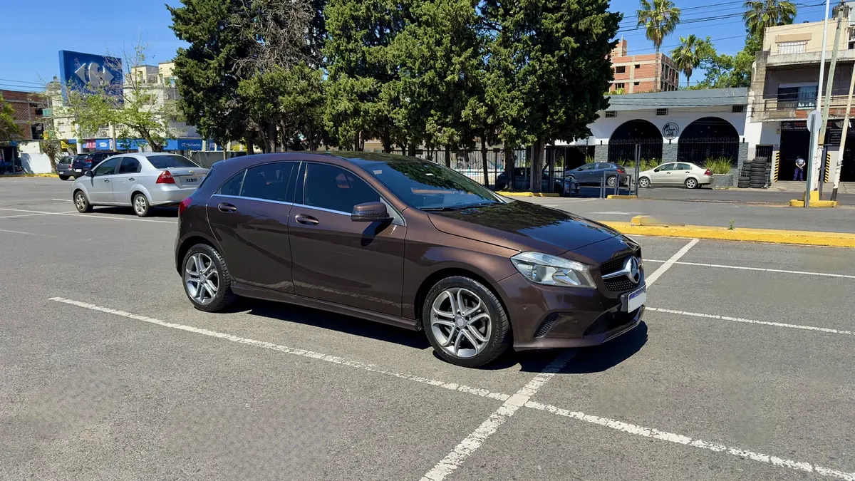 Mira esta publicación de Mercedes Benz Clase A 2017 en Motordil
