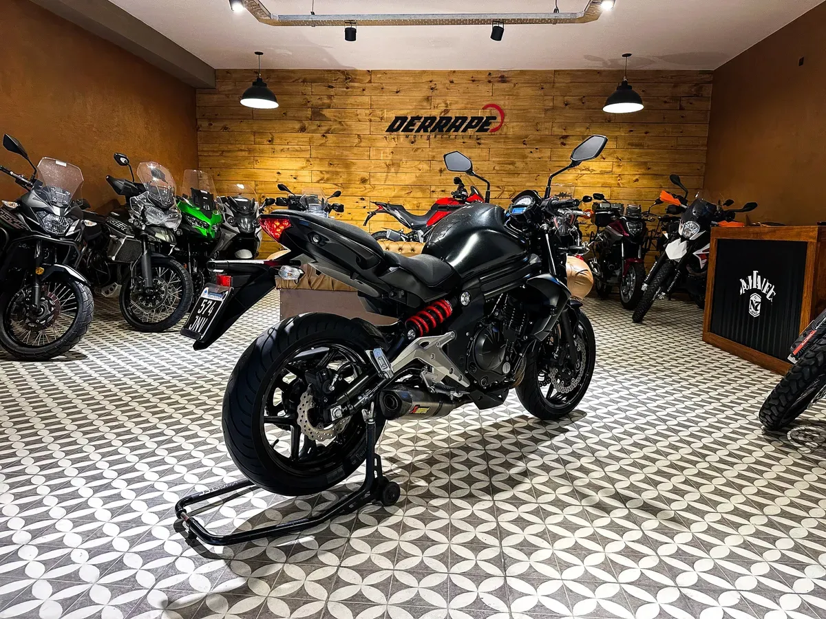 Mira esta publicación de Kawasaki Er 6 N 650 2013 en Motordil