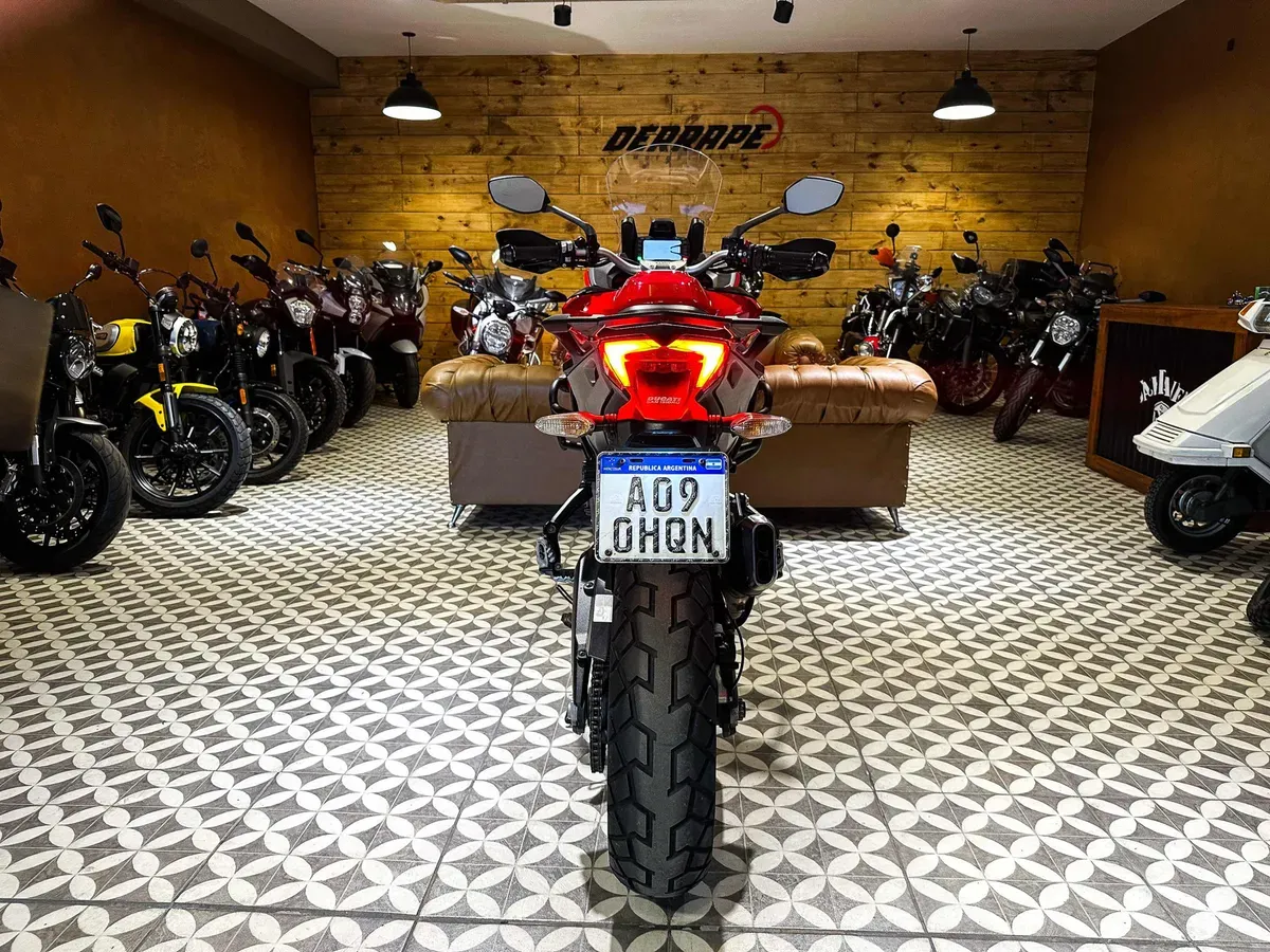 Mira esta publicación de Ducati 950 2018 en Motordil