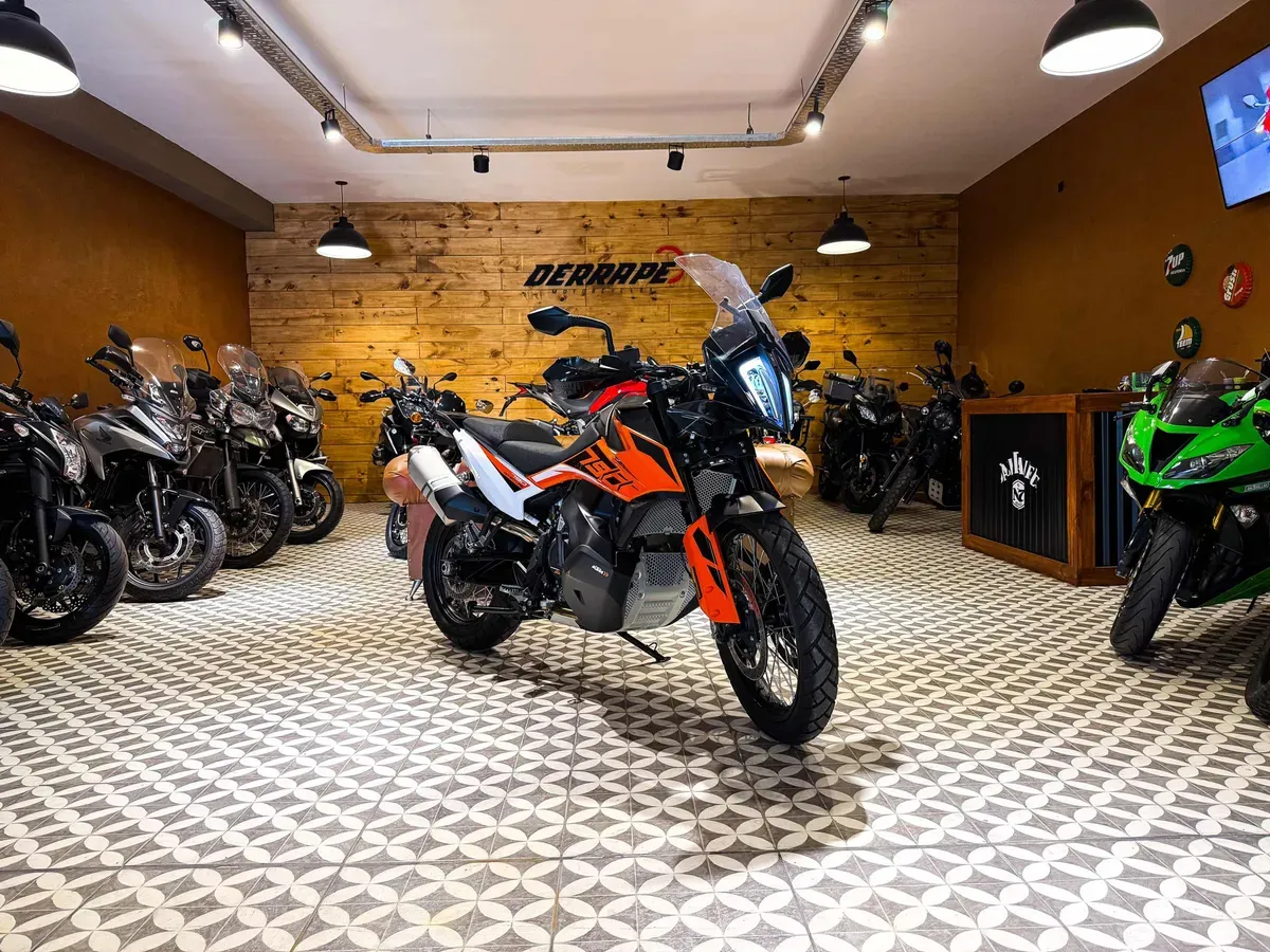 Mira esta publicación de KTM Adventure 790 S 2022 en Motordil