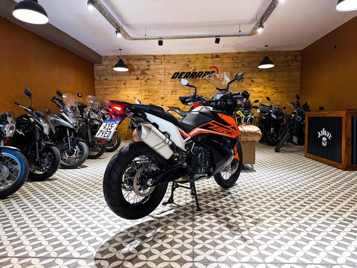 Mira esta publicación de KTM Adventure 790 S 2022 en Motordil