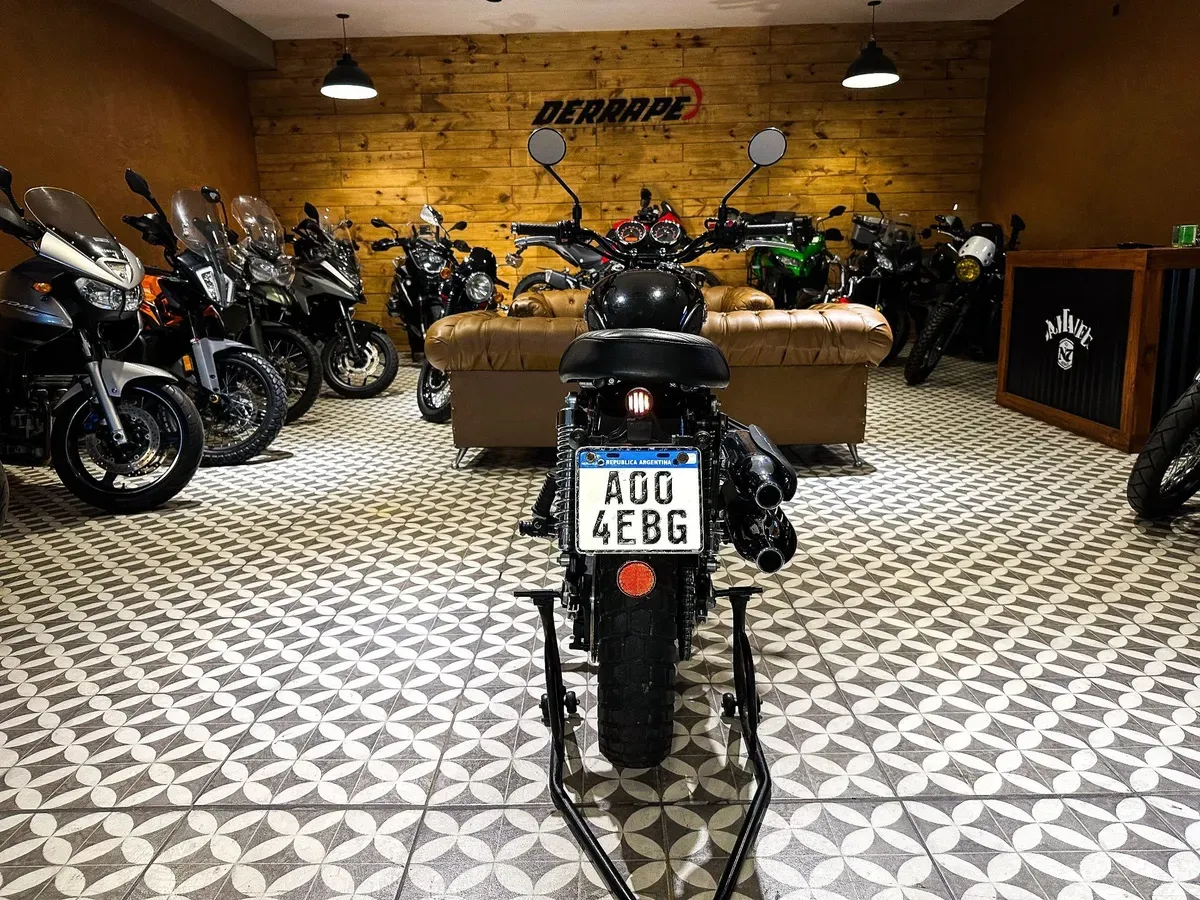 Mira esta publicación de Triumph 900 2015 en Motordil