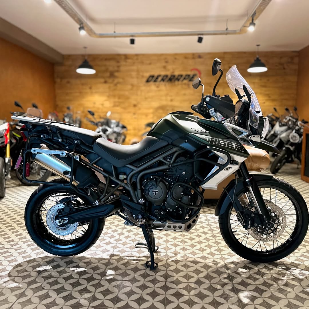 Mira esta publicación de Triumph 800 XCA 2019 en Motordil
