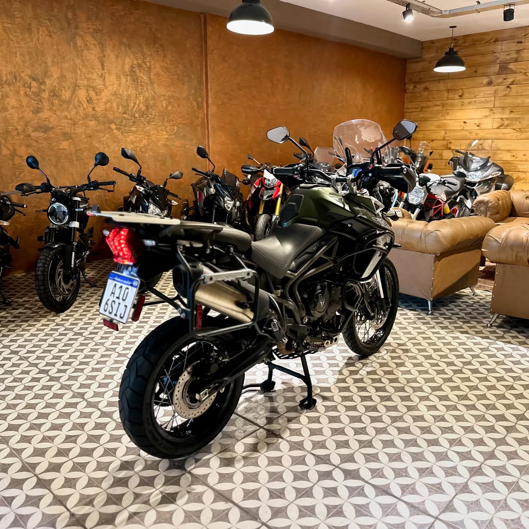 Mira esta publicación de Triumph 800 XCA 2019 en Motordil