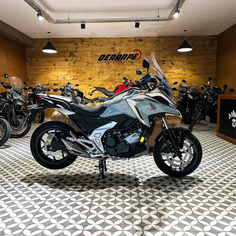 Mira esta publicación de Honda NC 750 X 2023 en Motordil