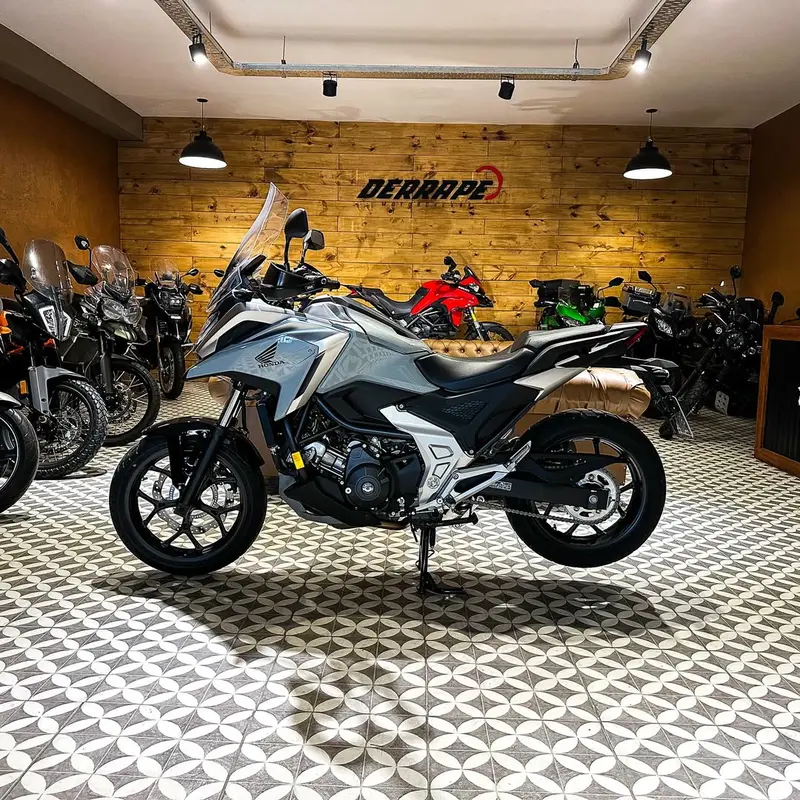Mira esta publicación de Honda NC 750 X 2023 en Motordil