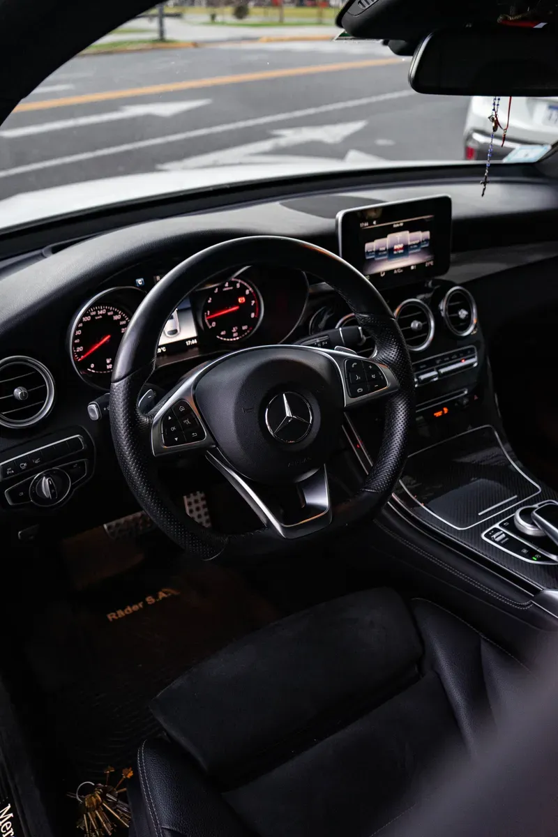 Mira esta publicación de Mercedes Benz GLC 2018 en Motordil