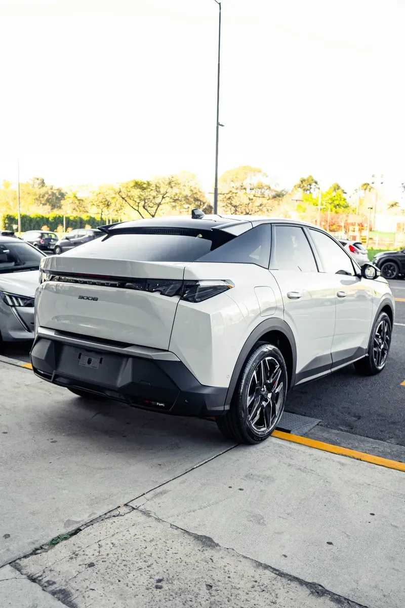 Mira esta publicación de Peugeot 3008 2025 en Motordil