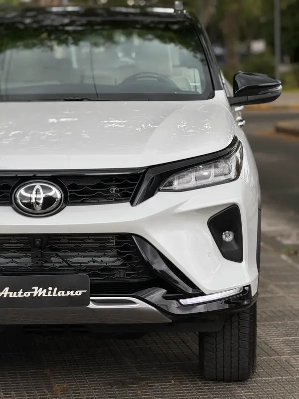 Mira esta publicación de Toyota SW4 2025 en Motordil