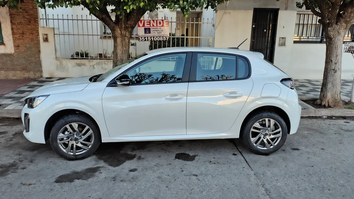Mira esta publicación de Peugeot 208 2025 en Motordil