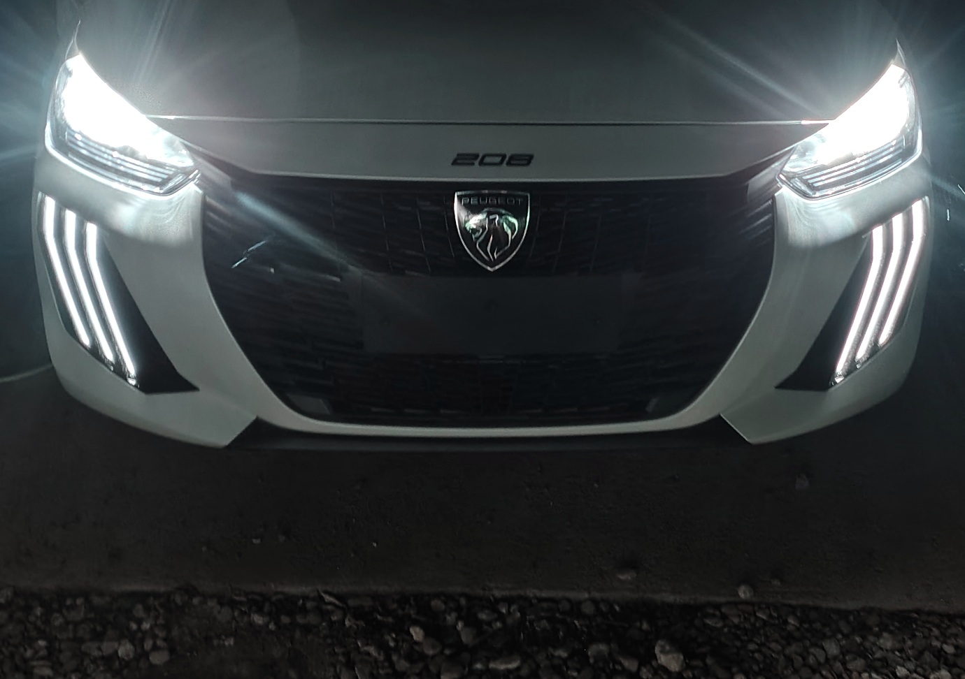 Mira esta publicación de Peugeot 208 2025 en Motordil