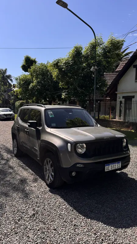 Mirá esta publicación de Jeep Renegade