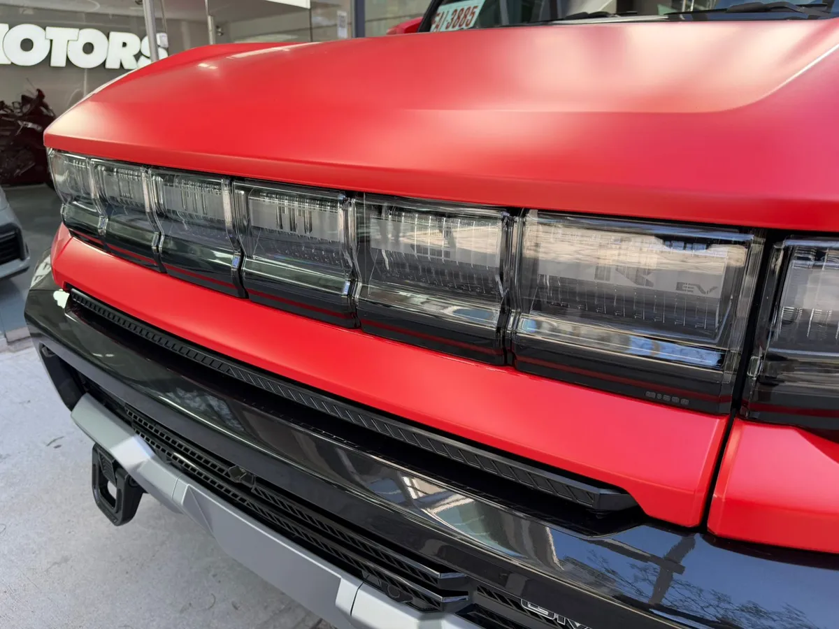 Mira esta publicación de GMC Hummer 2025 en Motordil