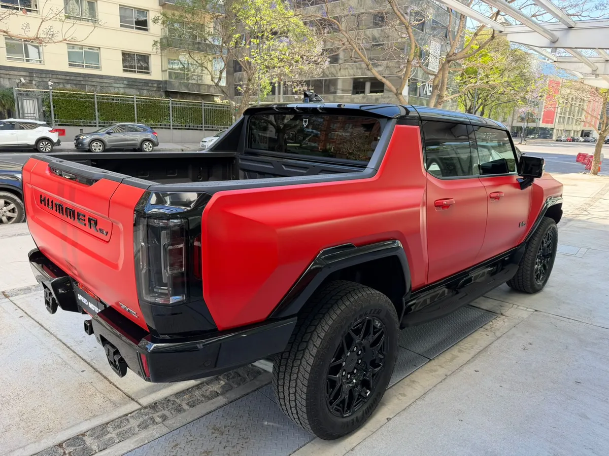 Mira esta publicación de GMC Hummer 2025 en Motordil