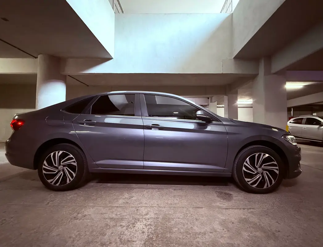 Mira esta publicación de Volkswagen Vento 2021 en Motordil