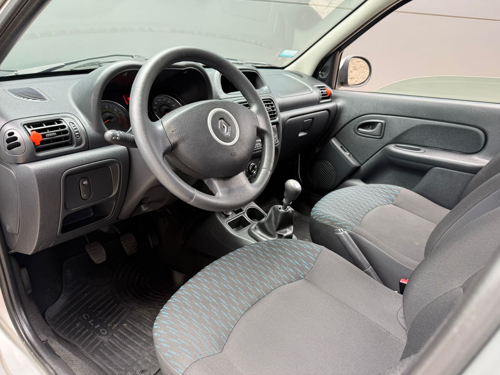 Mira esta publicación de Renault Clio Mio 2016 en Motordil